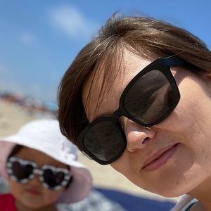 Meet your Posher, Buyandelger